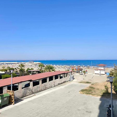 13 Sandy Beach Mackenzie Larnaca Buitenkant foto